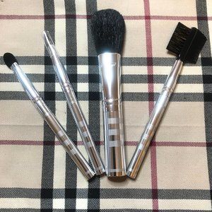 burberry makeup brush